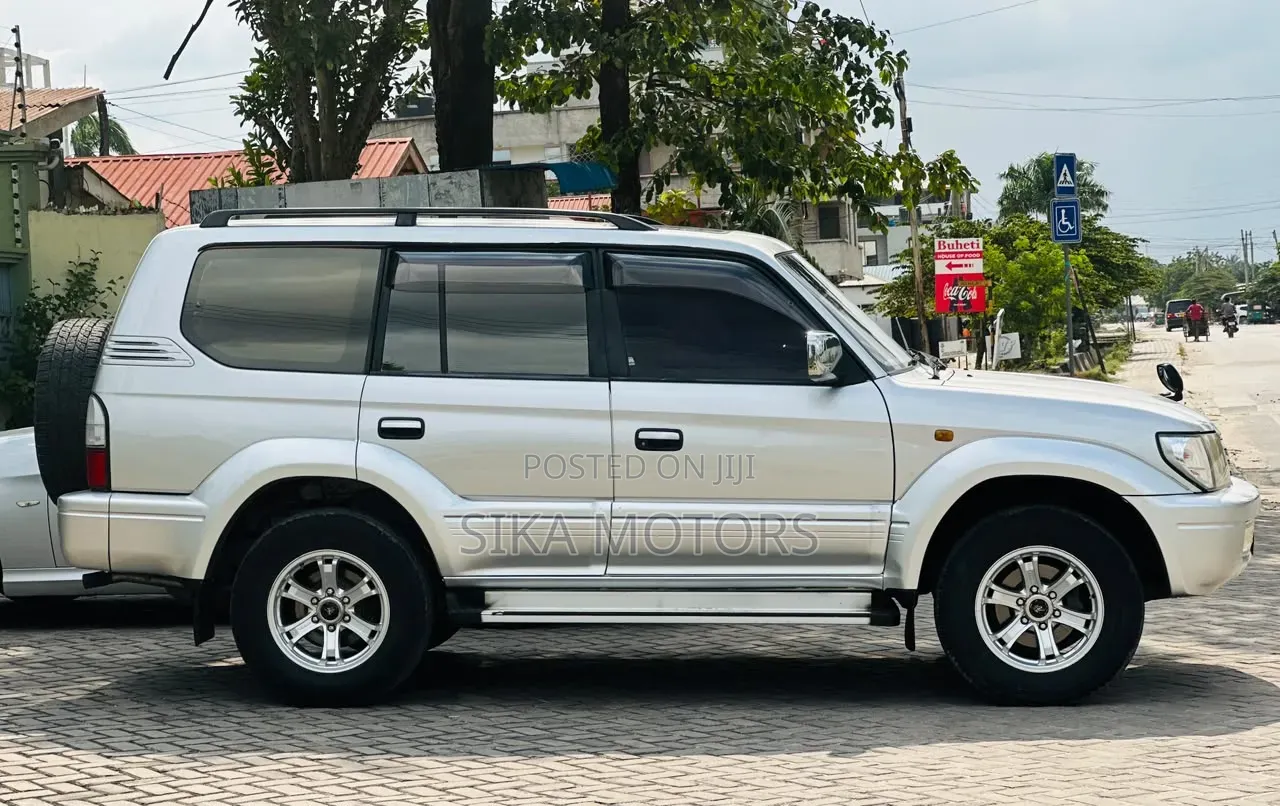 Toyota Land Cruiser Prado 2001 Silver