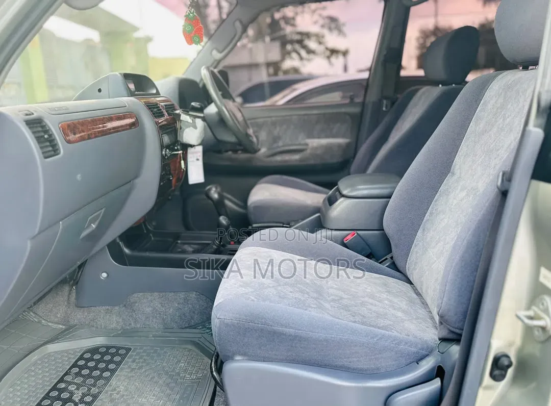 Toyota Land Cruiser Prado 2001 Silver