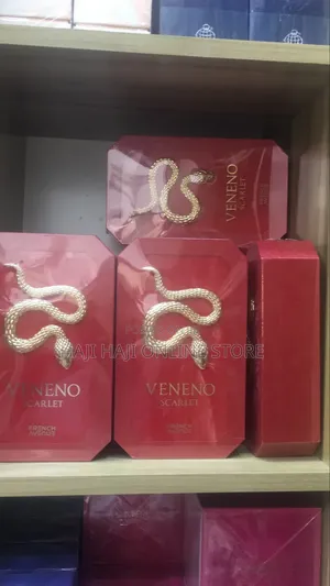 Veneno Scarlet French Avenue for Women and Men