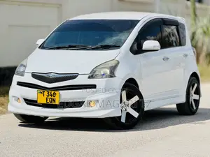 Toyota Ractis 2005 White
