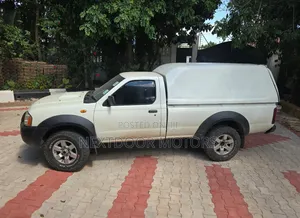 Nissan Hardbody 2014 White