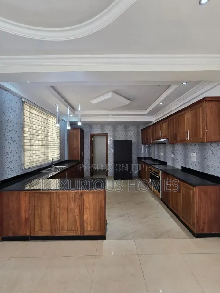 5bdrm Villa in Oyster Bay for rent