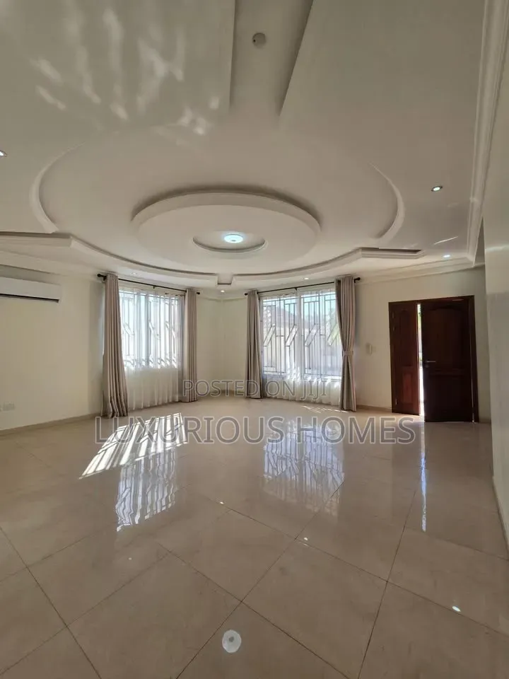 5bdrm Villa in Oyster Bay for rent