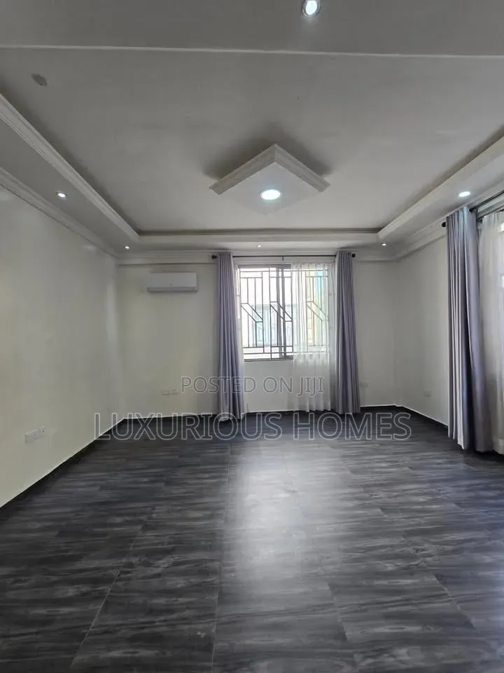 5bdrm Villa in Oyster Bay for rent