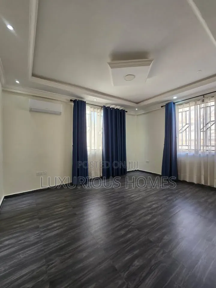 5bdrm Villa in Oyster Bay for rent