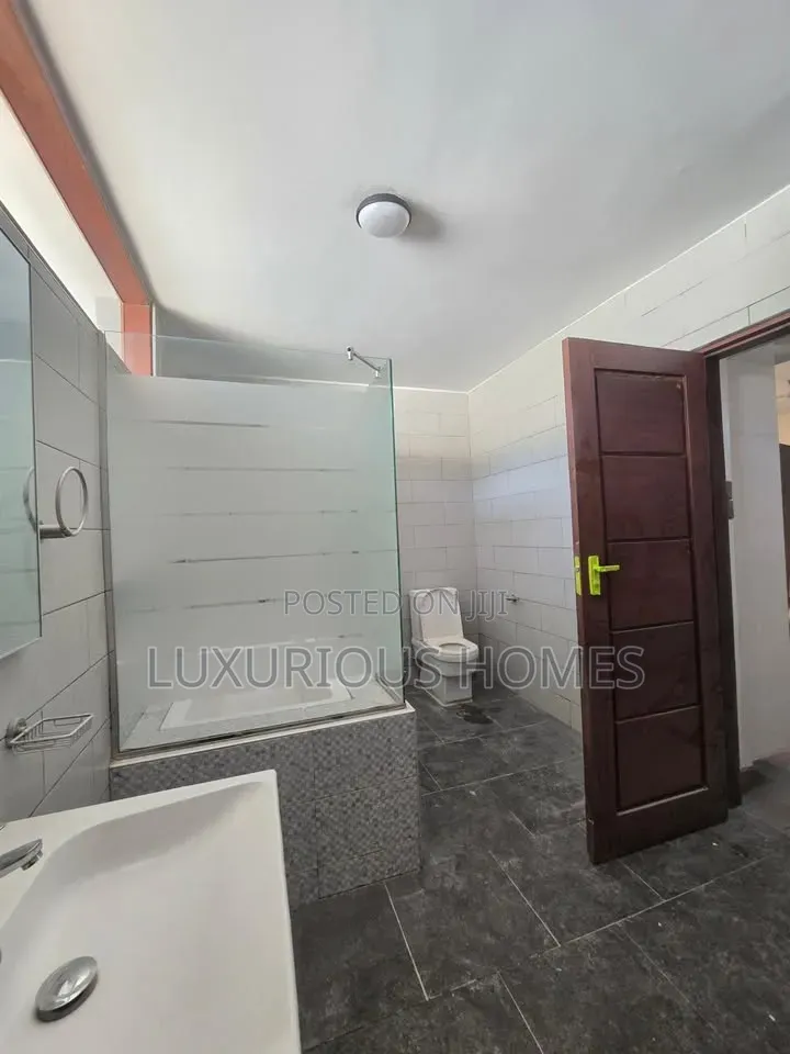 3bdrm House in Masaki for rent