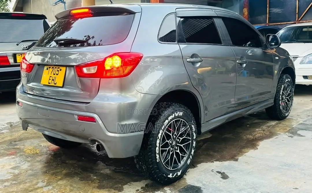 Mitsubishi RVR 2.0 2011 Gray
