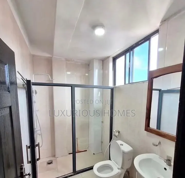 Furnished 2bdrm Apartment in Oyster Bay for rent