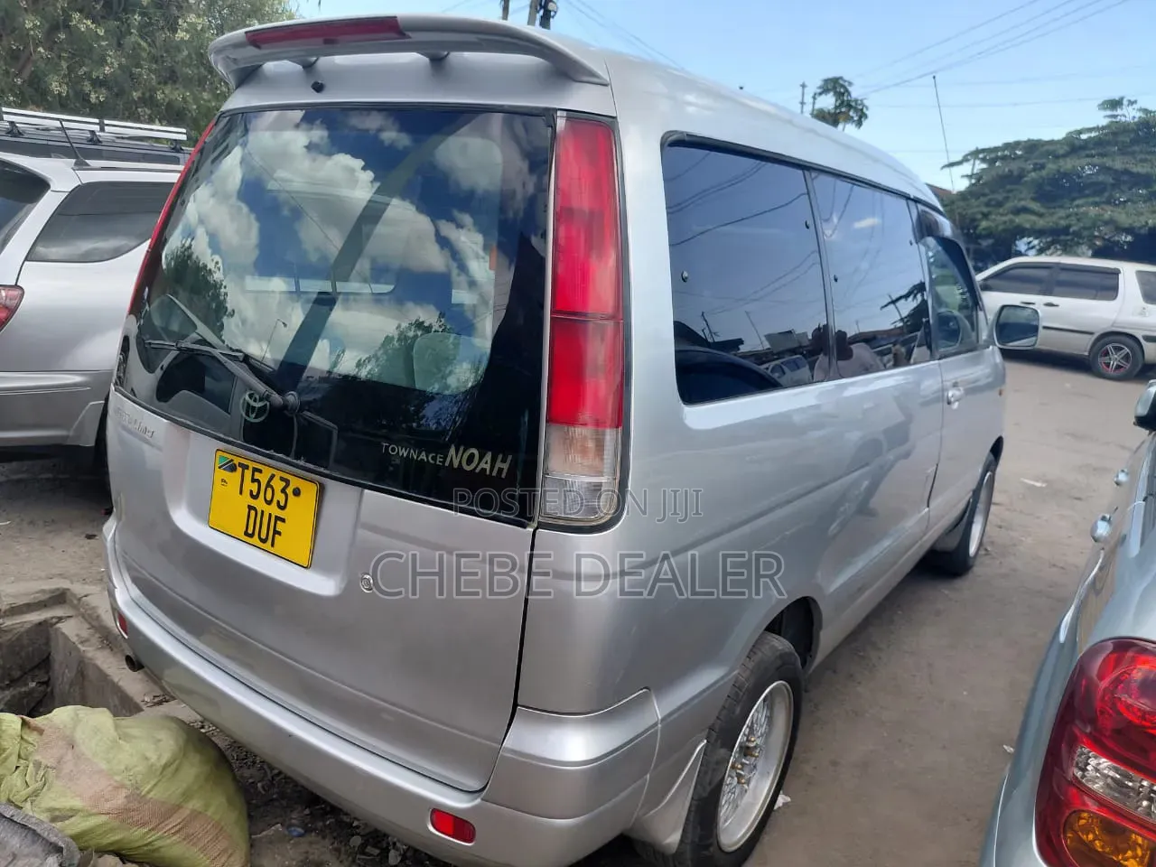 Toyota Noah 2001 Silver