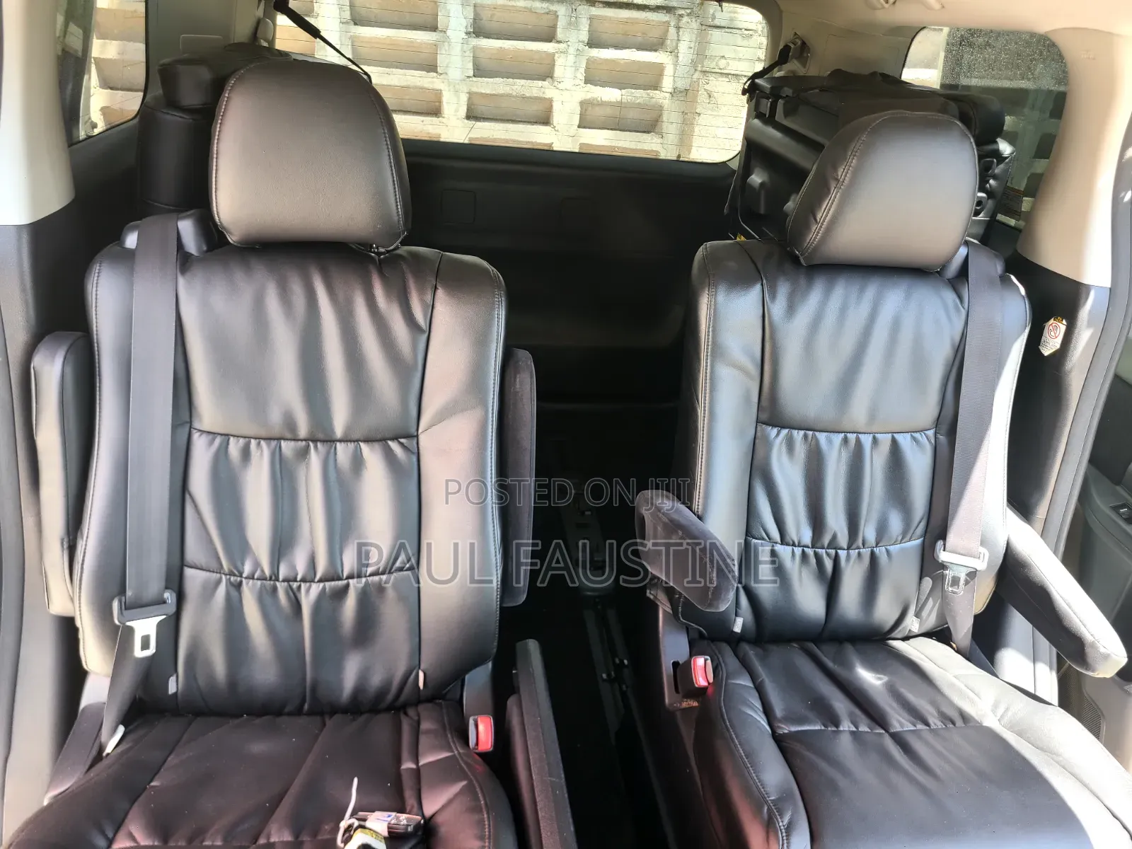 Toyota Alphard 2010