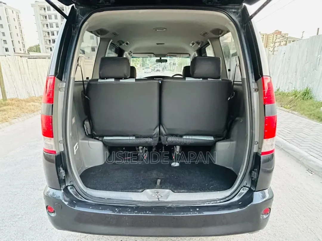 Toyota Noah 2005 Black