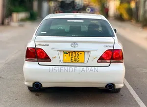 Toyota Crown Royale 2005 White