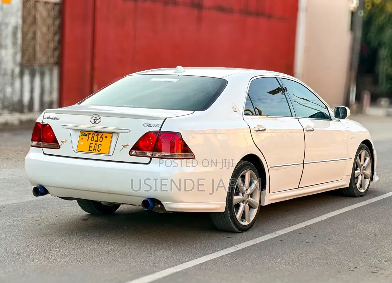 Toyota Crown Royale 2005 White