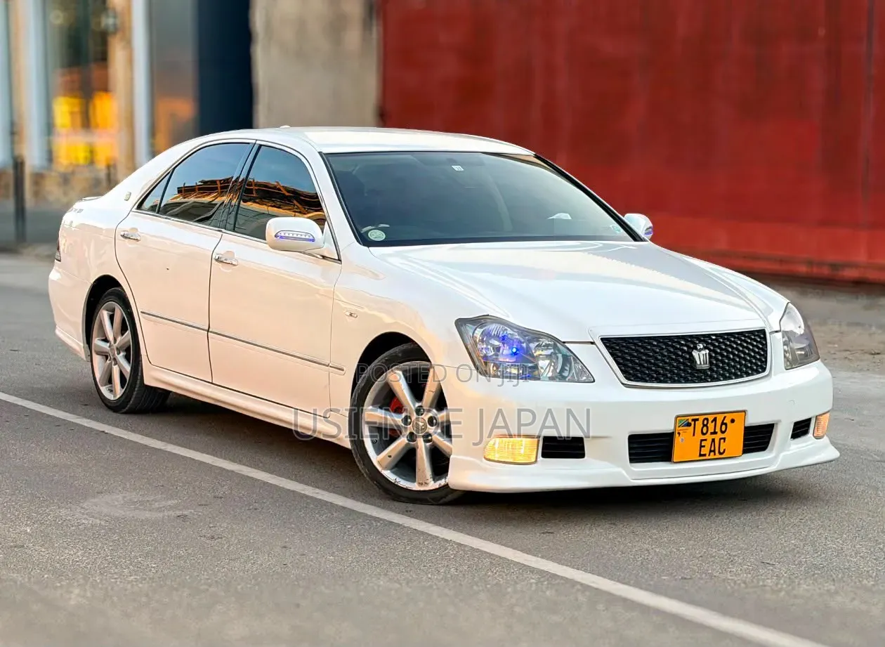Toyota Crown Royale 2005 White