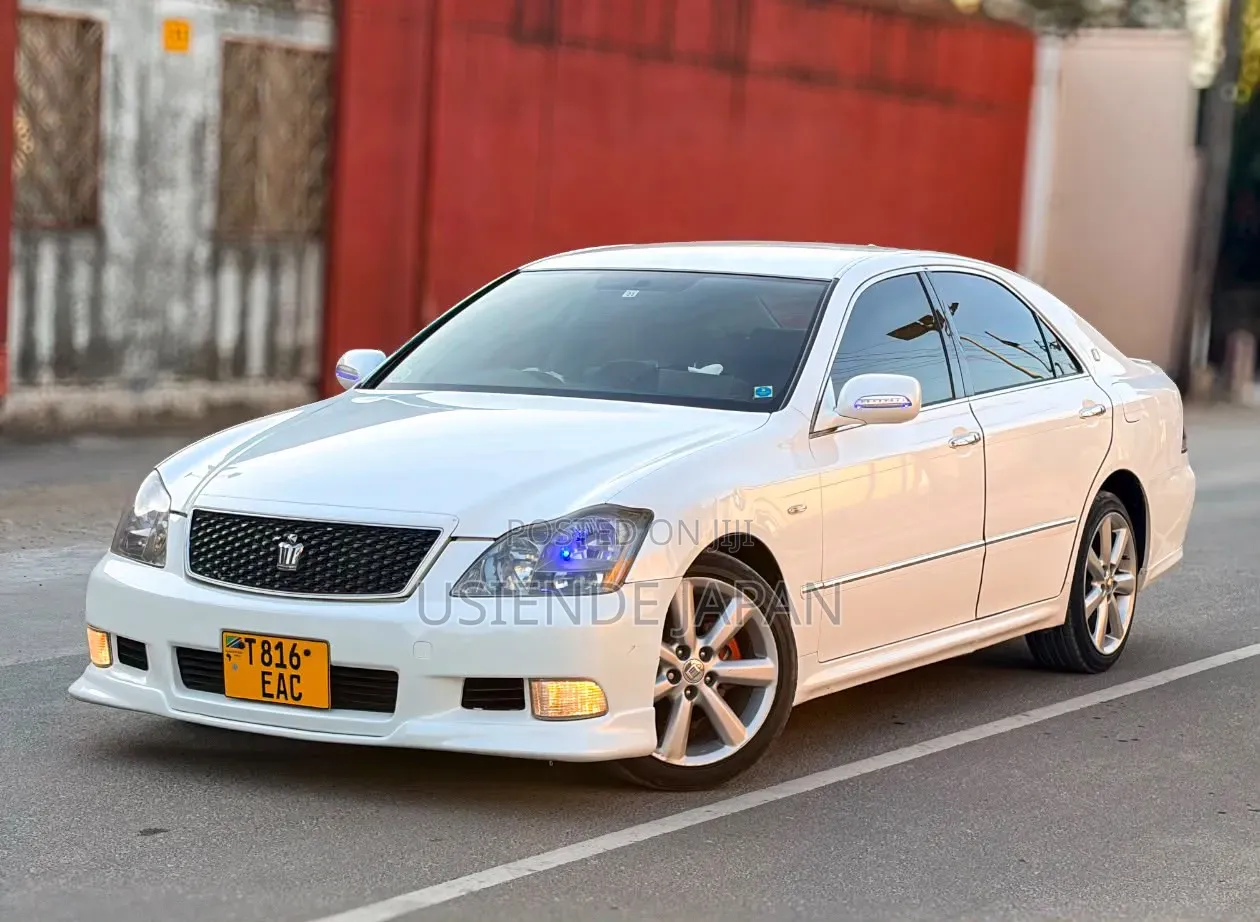 Toyota Crown Royale 2005 White