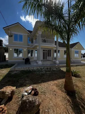 5bdrm House in Goba for rent