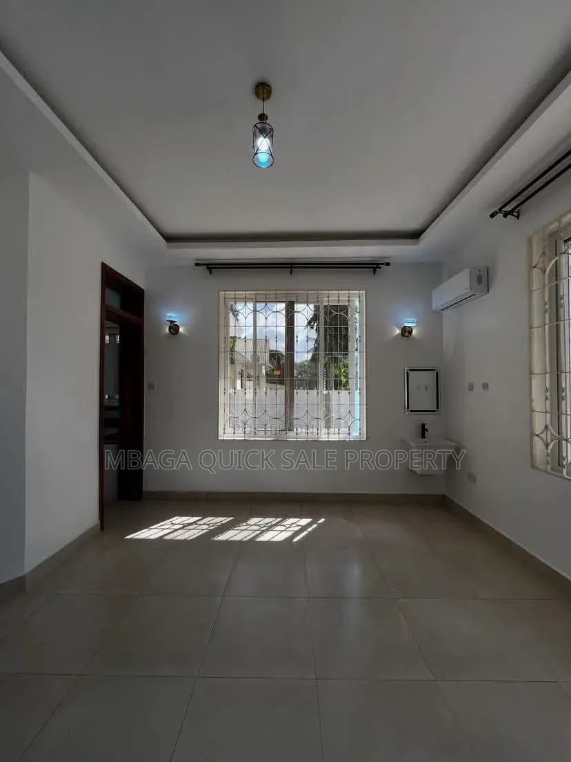 5bdrm House in Goba for rent