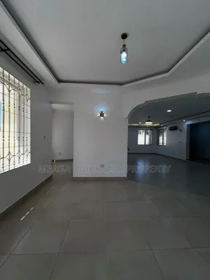 5bdrm House in Goba for rent