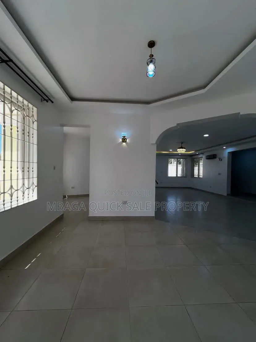5bdrm House in Goba for rent