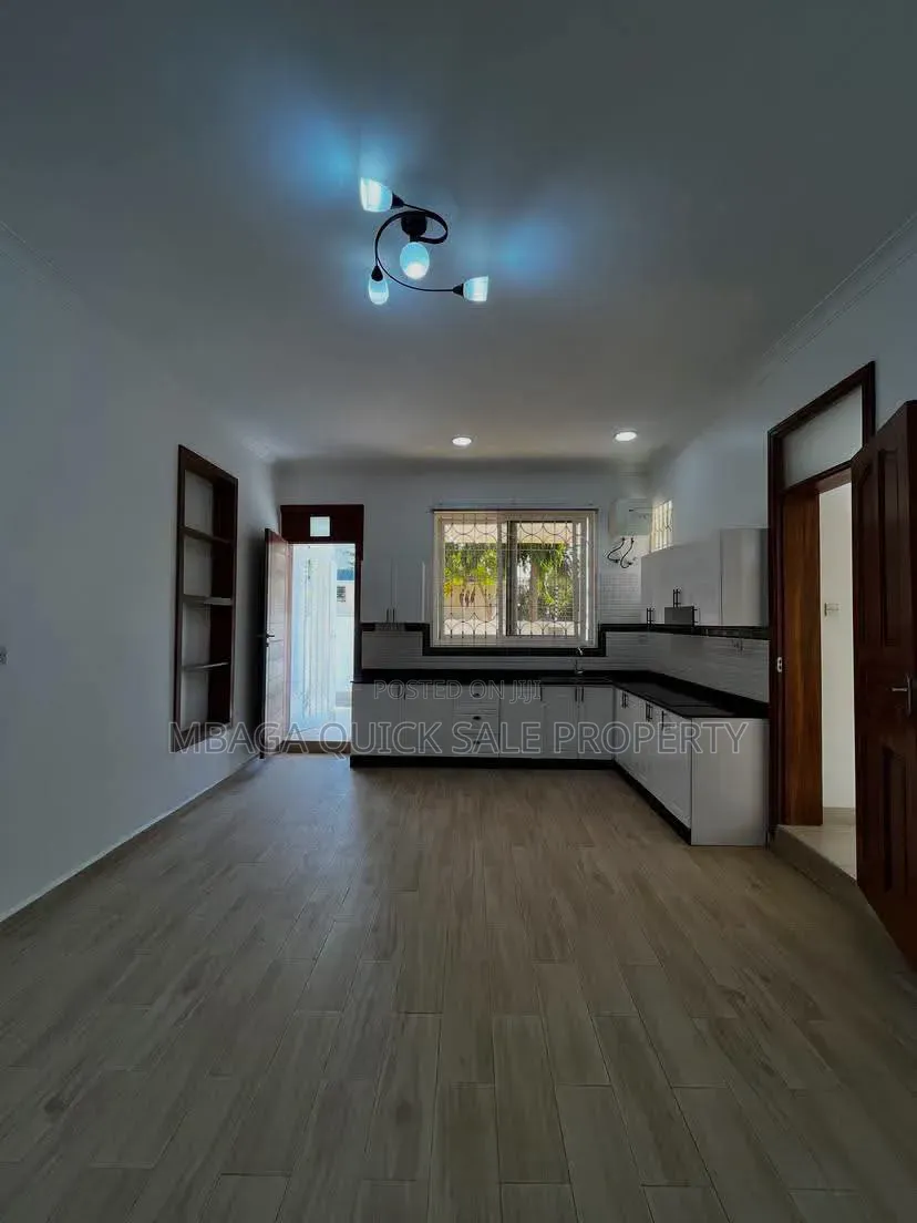 5bdrm House in Goba for rent