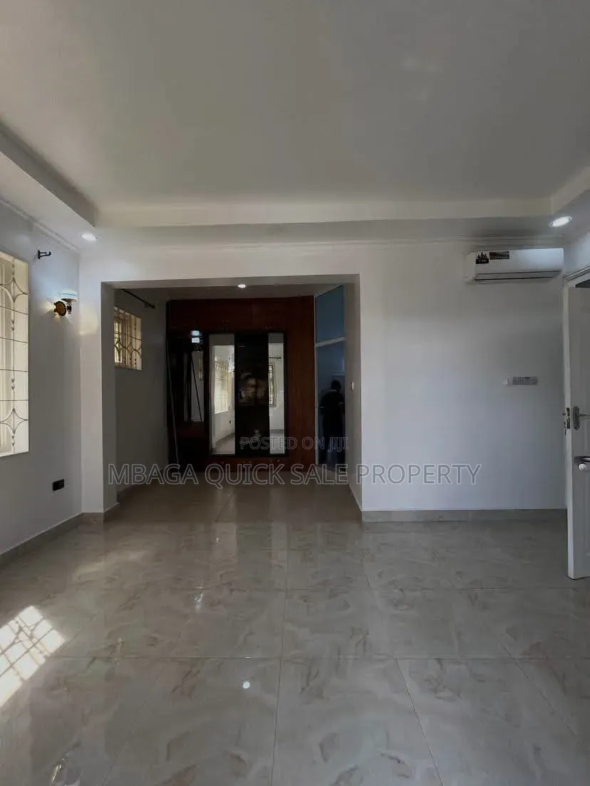 5bdrm House in Goba for rent