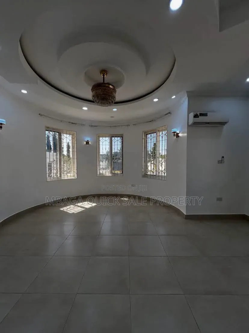 5bdrm House in Goba for rent
