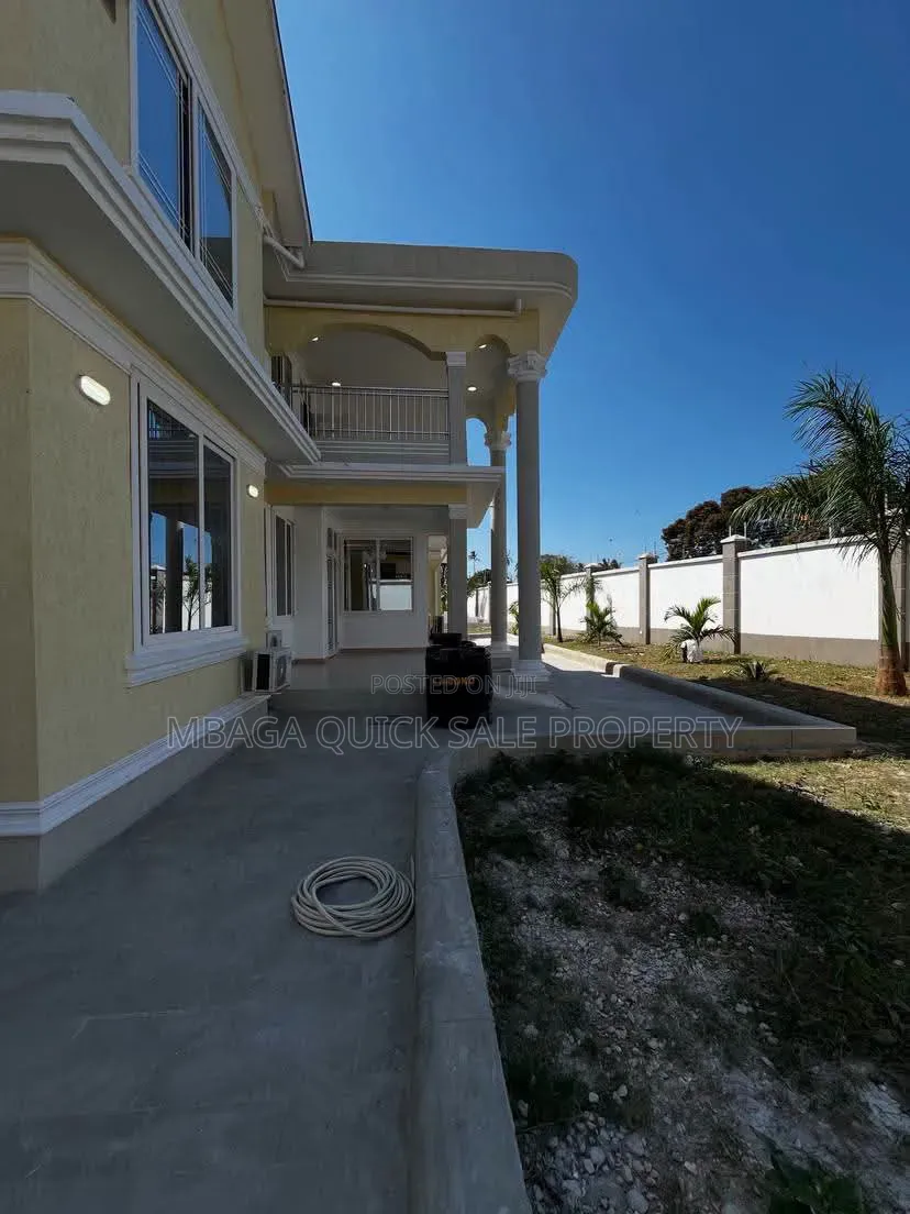5bdrm House in Goba for rent