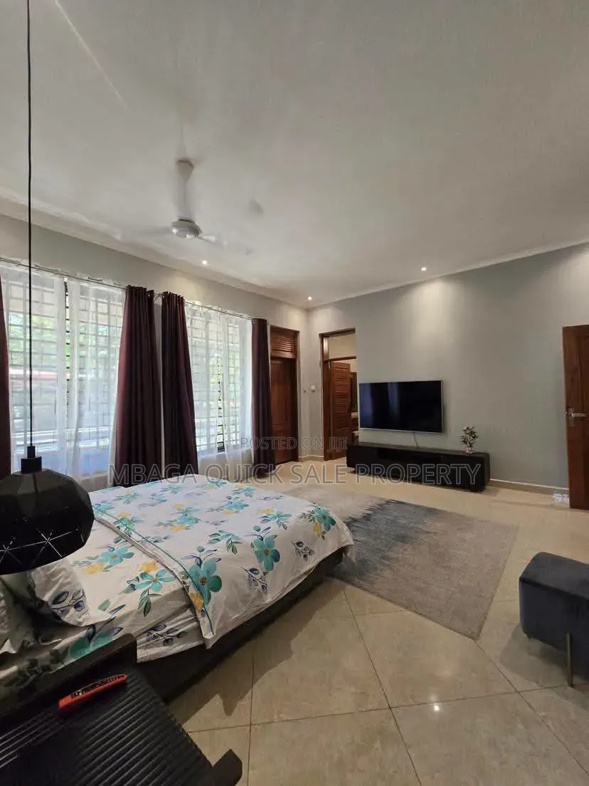 4bdrm House in Oyster Bay for rent