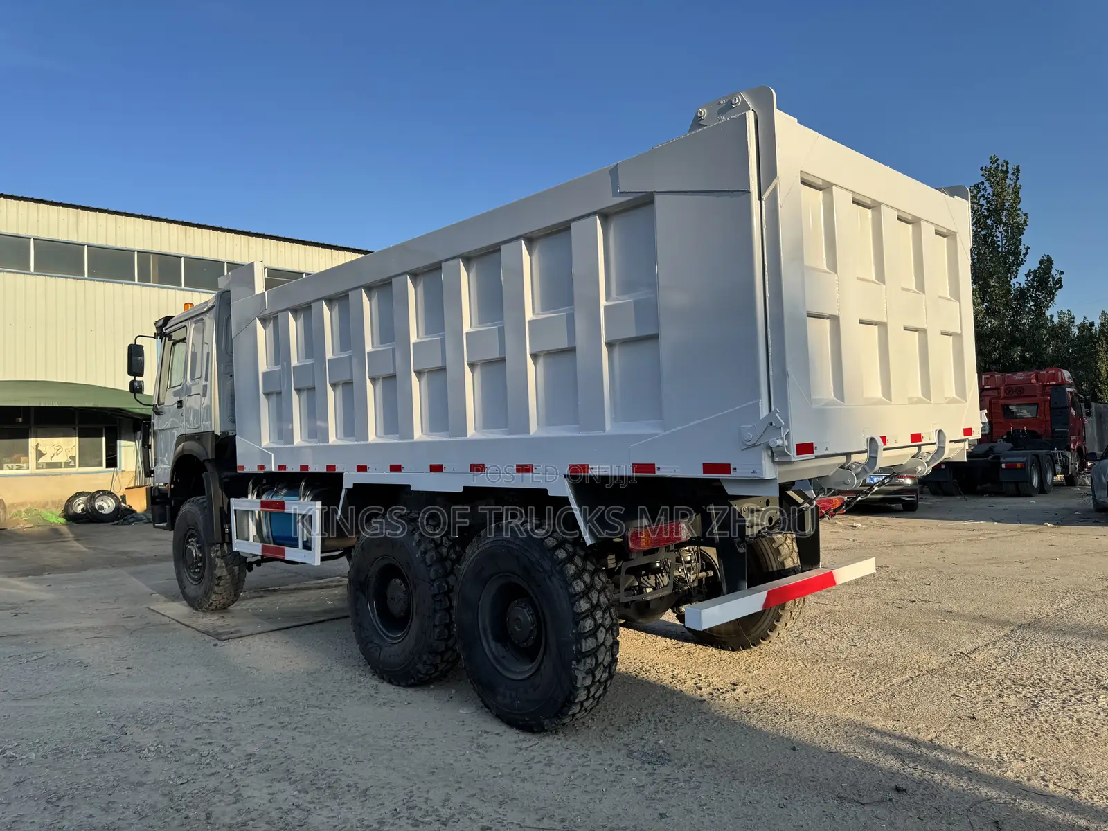 Ready for Order HOWO 6x6 Dump Truck 371 Engine