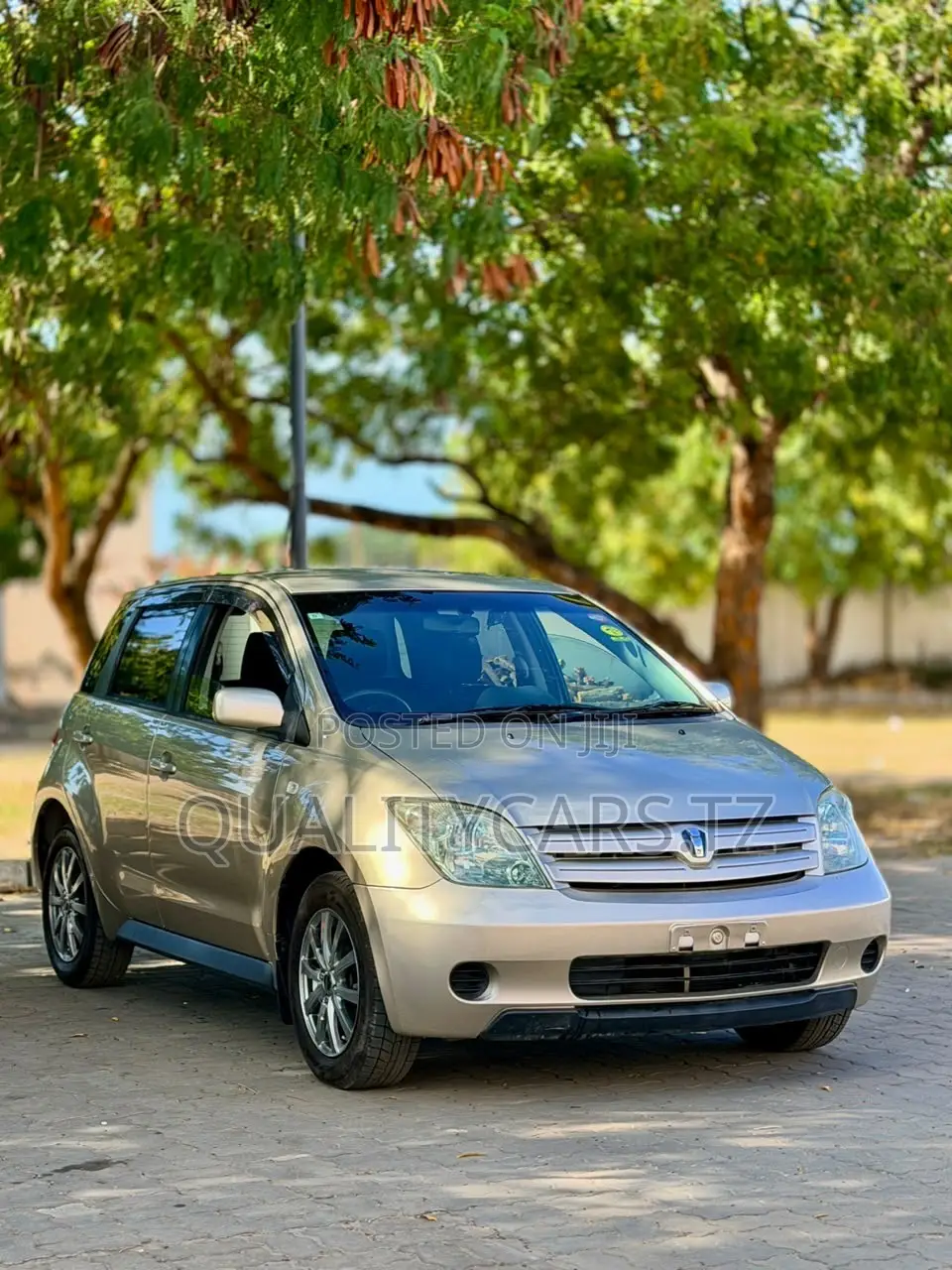 Toyota IST 2003 Gold