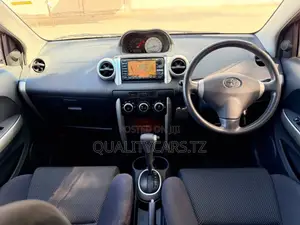Toyota IST 2003 Gold
