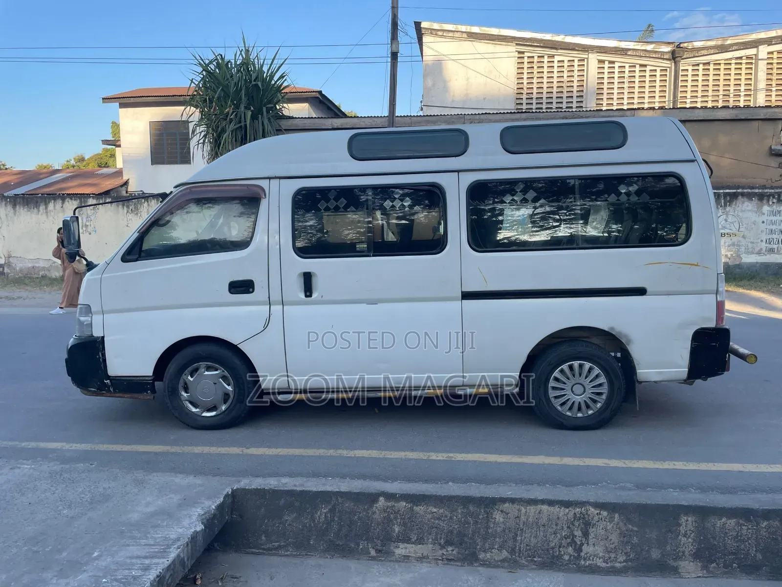 Nissan Caravan (Urvan) 2004 White