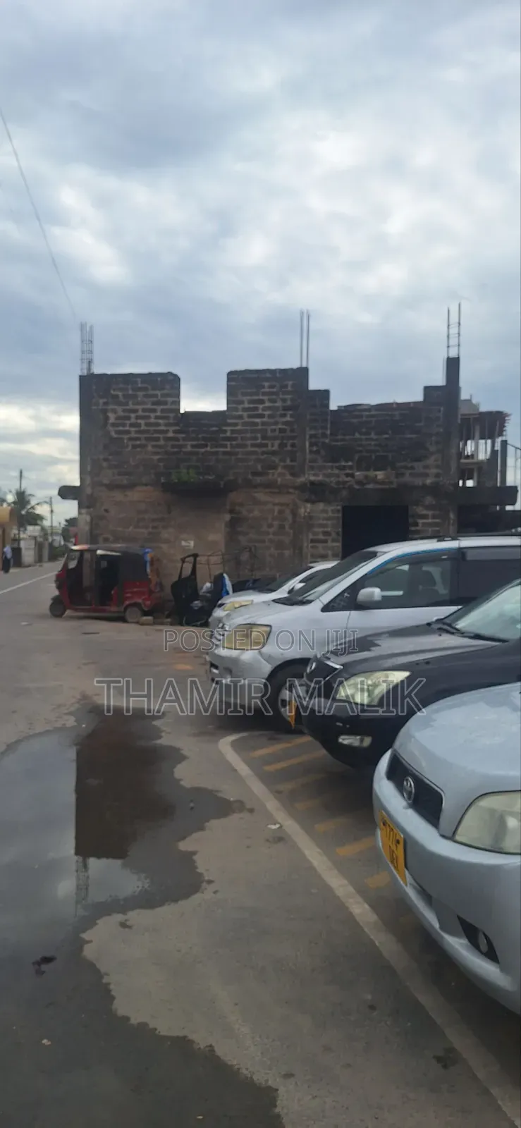 Nyumba Kwajili Ya Makazi Ya Watu Au Godown Center