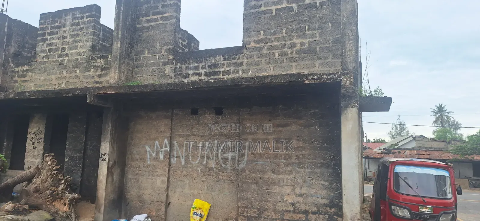 Nyumba Kwajili Ya Makazi Ya Watu Au Godown Center