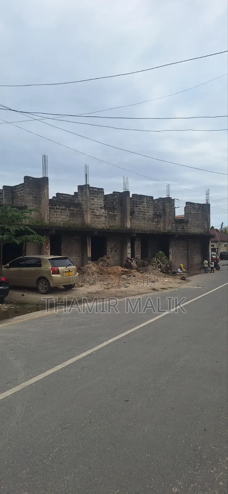 Nyumba Kwajili Ya Makazi Ya Watu Au Godown Center
