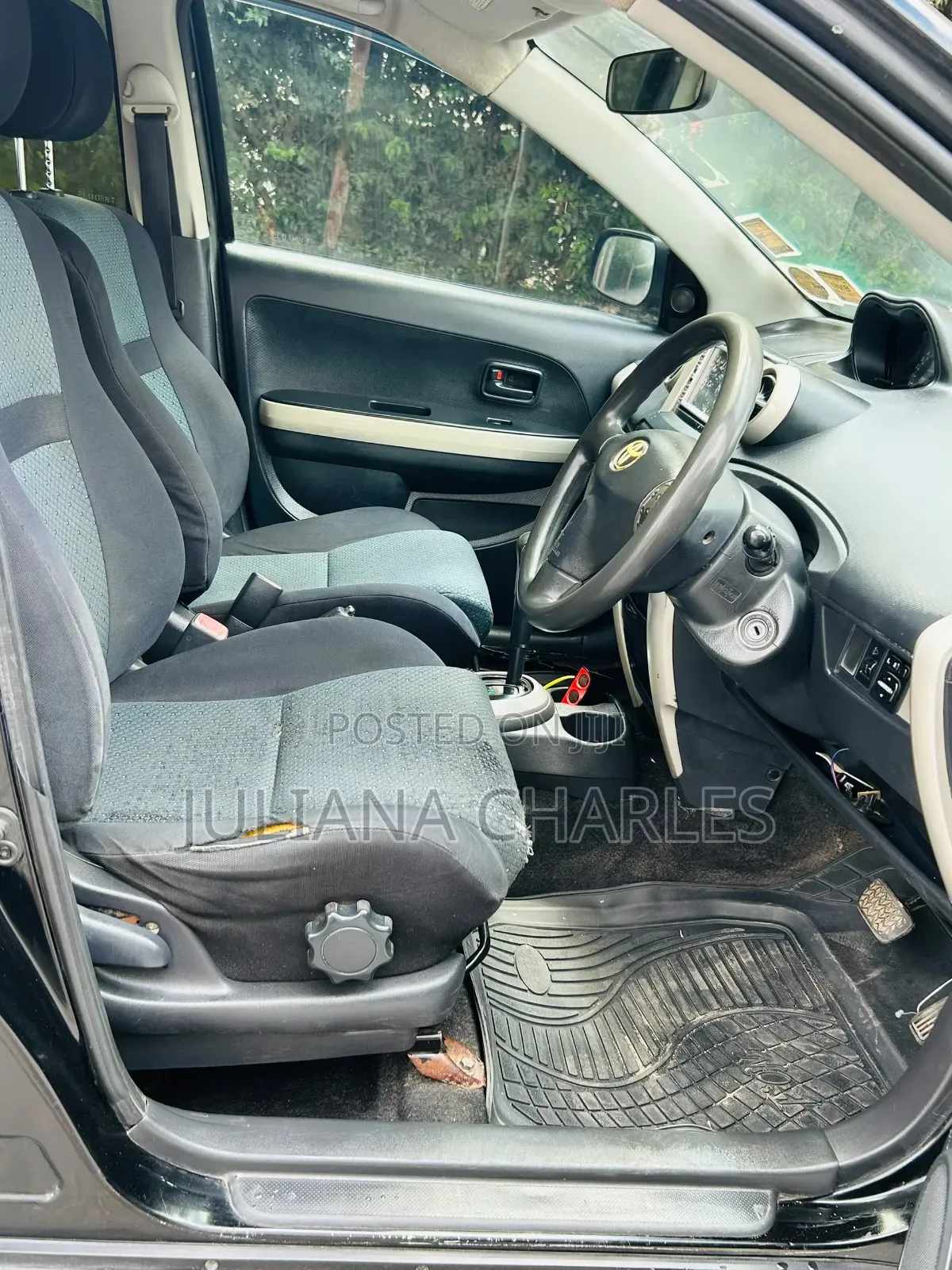 Toyota IST 2007 Black
