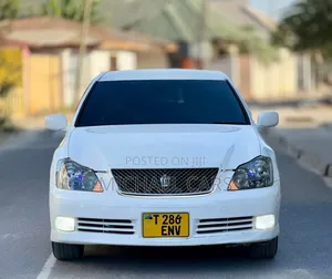 Toyota Crown Royale 2005 White