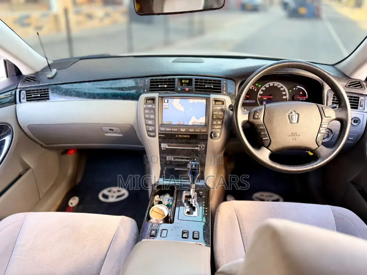 Toyota Crown Royale 2005 White