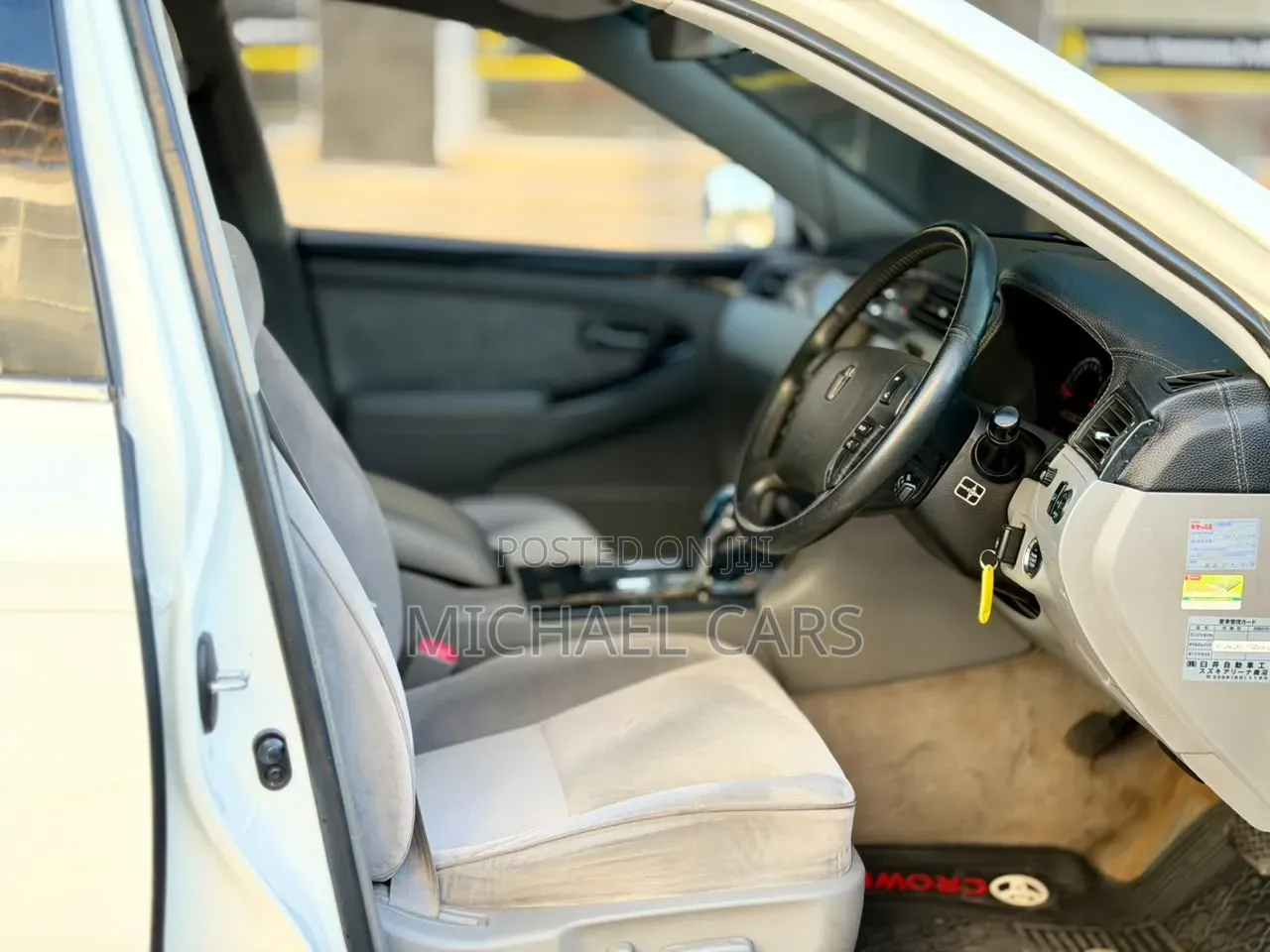 Toyota Crown Royale 2005 White