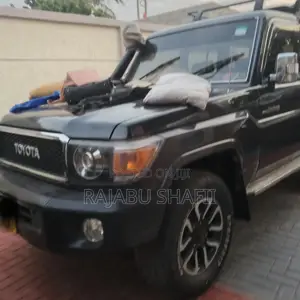 Toyota Land Cruiser 79 Series 2000 Gray