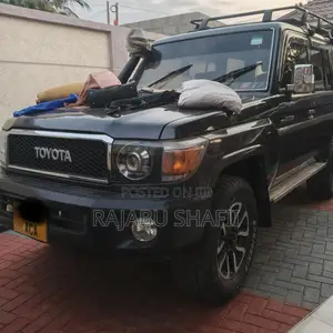 Toyota Land Cruiser 79 Series 2000 Gray