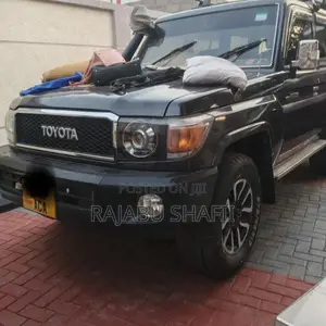 Toyota Land Cruiser 79 Series 2000 Gray
