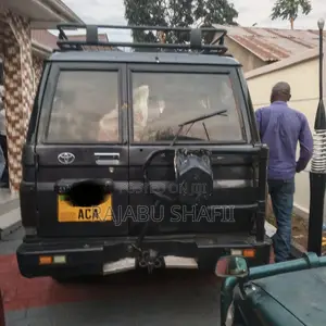 Toyota Land Cruiser 79 Series 2000 Gray