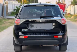 Mitsubishi Outlander 2013 Black