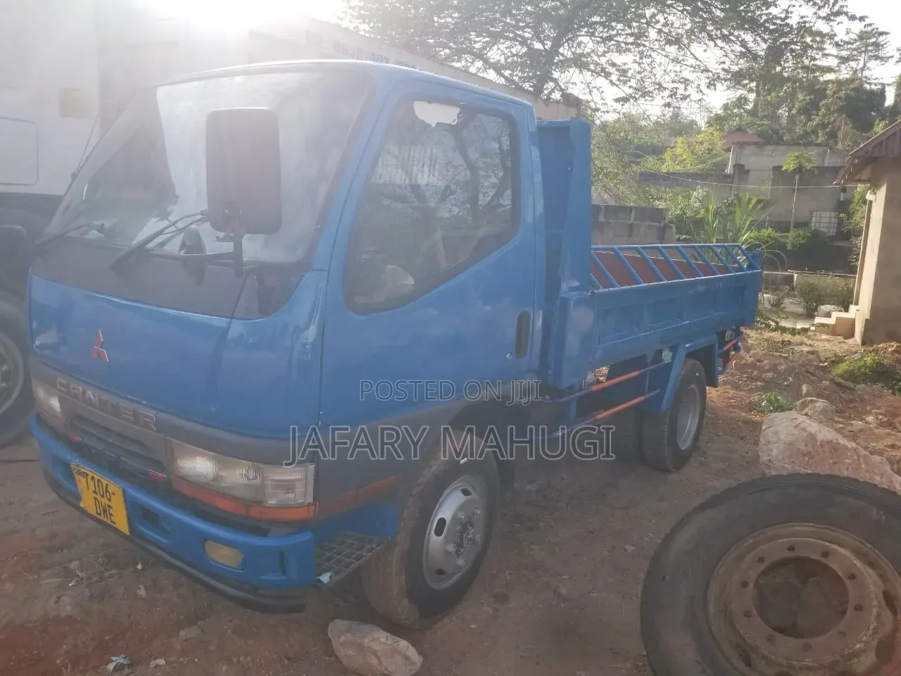 Canter D 33 Tipper