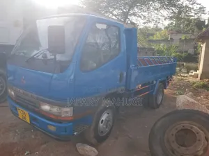 Canter D 33 Tipper