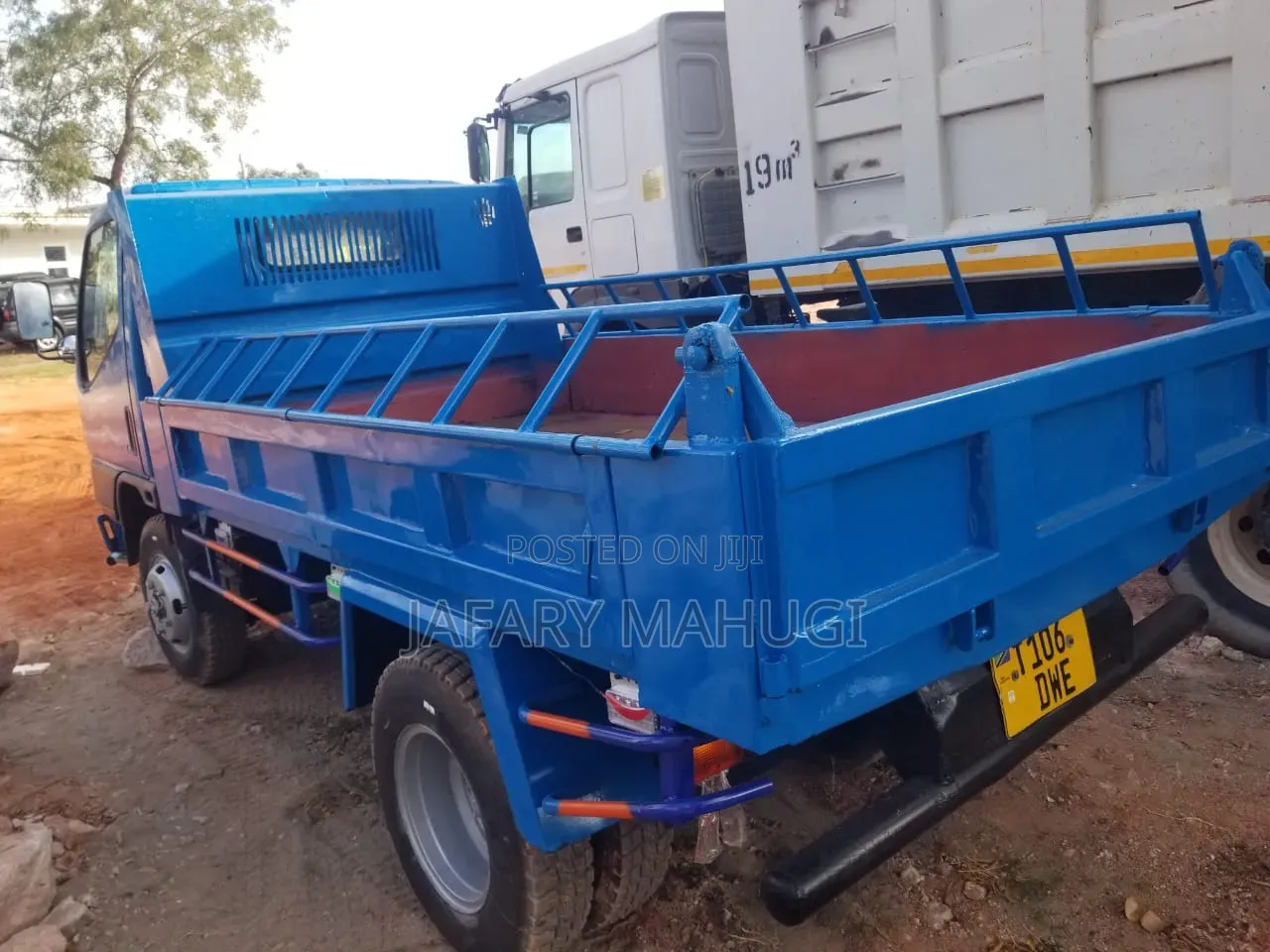 Canter D 33 Tipper