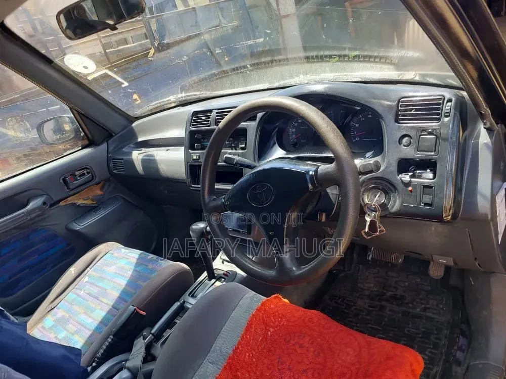 Toyota RAV4 Automatic 2000 Black