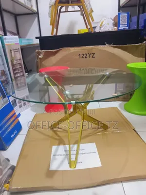 Coffee Table (90x 90)
