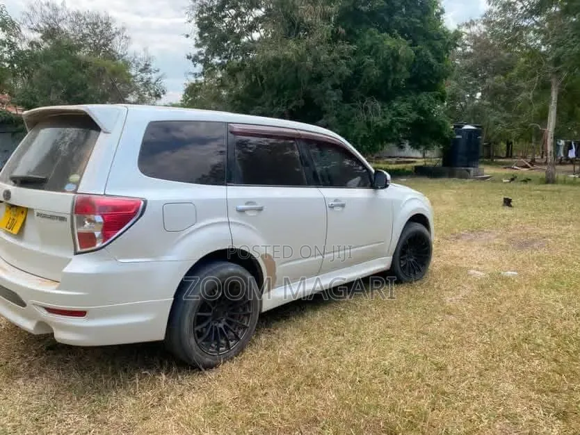 Subaru Forester 2010 Silver